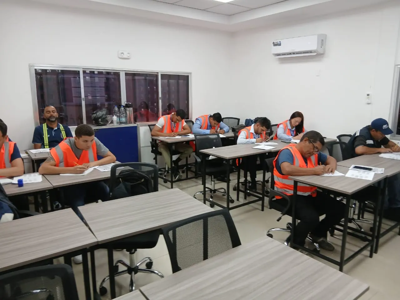 Equipo de JMC en formación para atención operacional